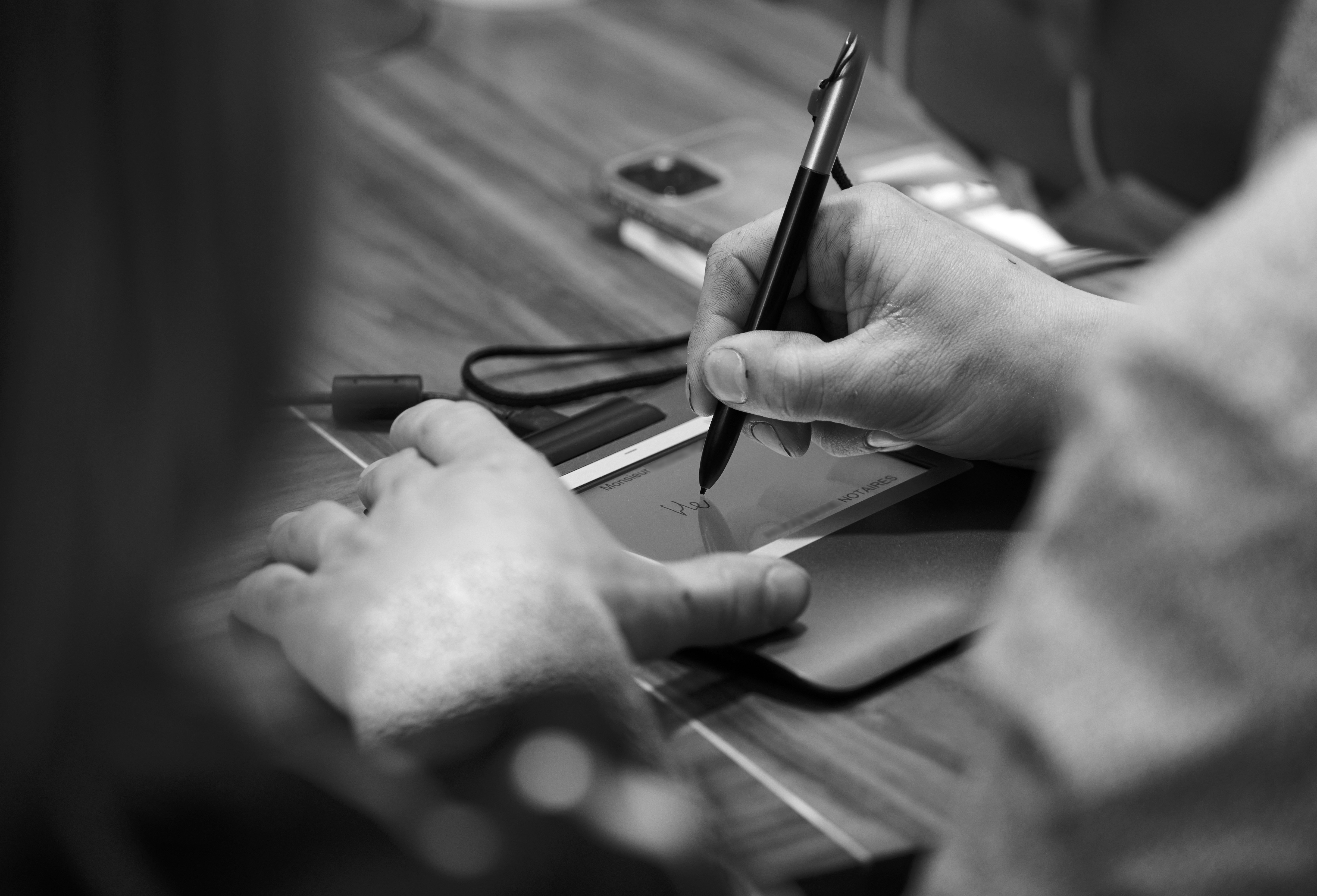 Acte authentique : pourquoi vaut-il plus qu'un simple document signé ?